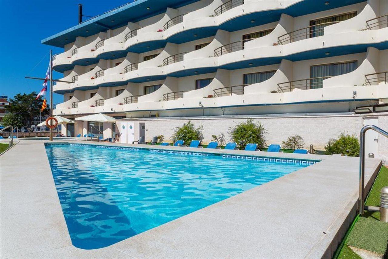 Apartamentos Astuy Isla Bagian luar foto